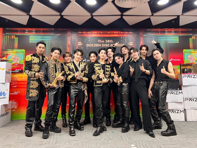 “Gà nhà” HYBE biến lễ trao giải thành concert riêng: Nhóm nam SM né tránh sự kiện có SEVENTEEN, nguyên cớ do đâu?- Ảnh 15.
