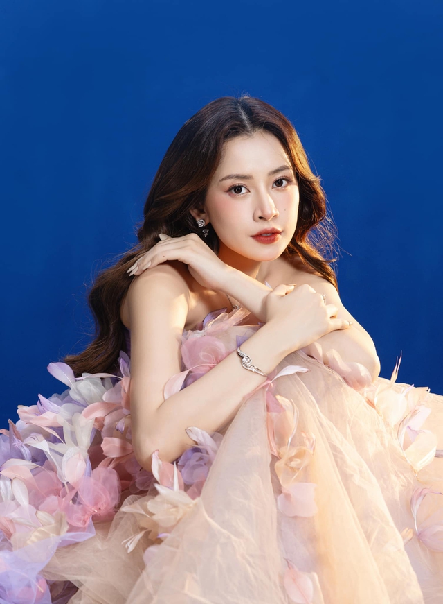Công bố top 5 Nghệ sĩ có hoạt động nổi bật WeChoice Awards: Trấn Thành - Hồ Ngọc Hà và còn những ai góp mặt?- Ảnh 2.
