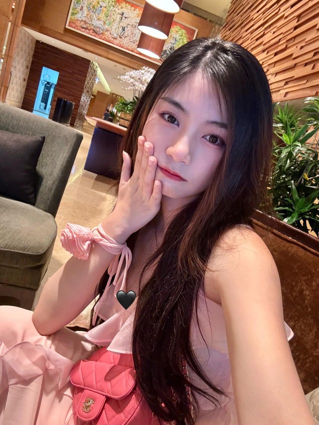 Hậu chia tay bạn trai streamer yêu 4 năm, hot girl công khai cuộc sống mới, có "thái độ" khi nhắc về chuyện cũ- Ảnh 5.