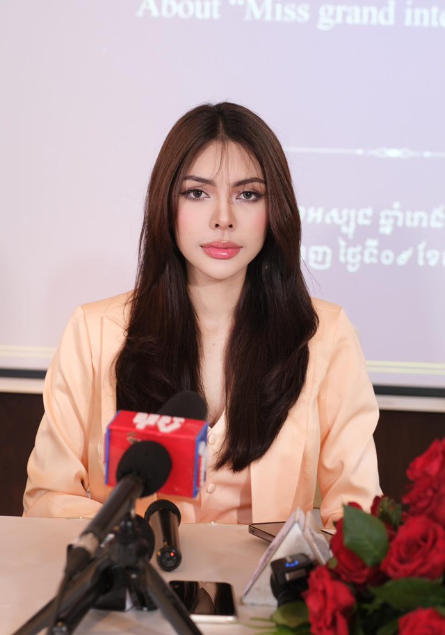 Drama không hồi kết: Miss Grand Campuchia "bóc phốt" Hoa hậu Thái Lan, mắng thẳng 1 câu cực gắt bóc vẻ giả tạo- Ảnh 2.