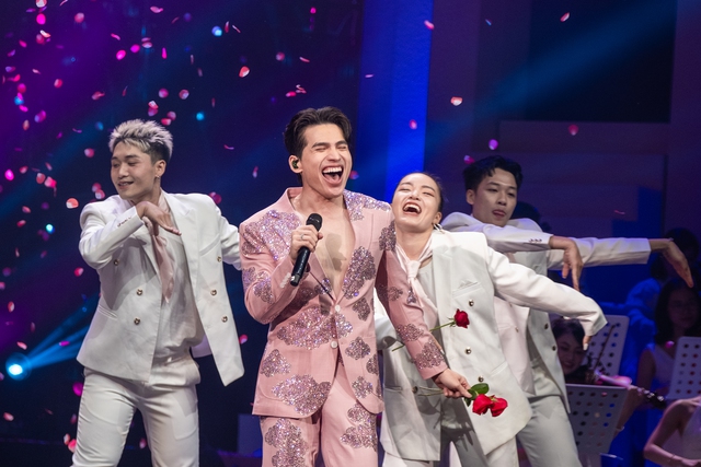 Giọng hát của "dì Lệ" Quốc Thiên là tất cả ở liveshow kỷ niệm 20 năm!- Ảnh 8.