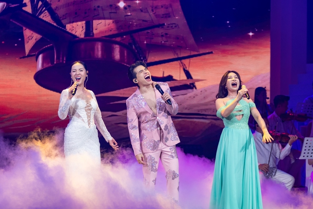 Giọng hát của "dì Lệ" Quốc Thiên là tất cả ở liveshow kỷ niệm 20 năm!- Ảnh 13.