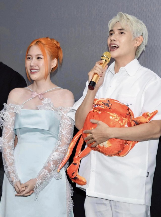 Em gái Trấn Thành công khai nắm tay 1 mỹ nam đình đám, phim giả tình thật là đây?- Ảnh 3. Em gái Trấn Thành công khai nắm tay 1 mỹ nam đình đám, phim giả tình thật là đây?- Ảnh 3.