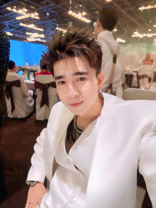 Sự nghiệp "sớm nở chóng tàn" của Chi Dân: Nổi bằng 1 bài hit, danh tiếng bị "vùi dập" vì loạt scandal- Ảnh 3.