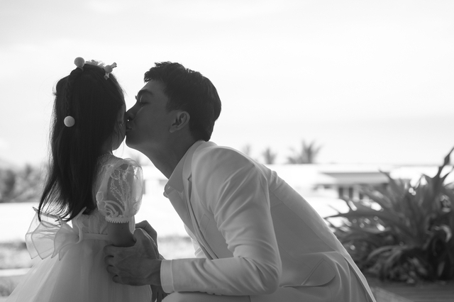 Thông tin hiếm của bà xã sao nam Vbiz: Chỉ xuất hiện duy nhất trong đám cưới 20 người, cuộc sống hôn nhân bí ẩn- Ảnh 2. Thông tin hiếm của bà xã sao nam Vbiz: Chỉ xuất hiện duy nhất trong đám cưới 20 người, cuộc sống hôn nhân bí ẩn- Ảnh 2.