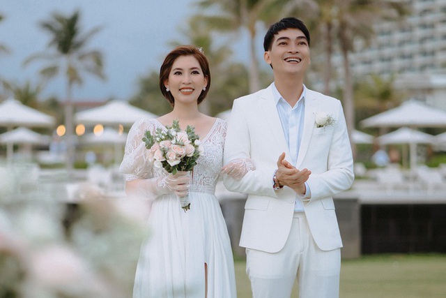 Thông tin hiếm của bà xã sao nam Vbiz: Chỉ xuất hiện duy nhất trong đám cưới 20 người, cuộc sống hôn nhân bí ẩn- Ảnh 4. Thông tin hiếm của bà xã sao nam Vbiz: Chỉ xuất hiện duy nhất trong đám cưới 20 người, cuộc sống hôn nhân bí ẩn- Ảnh 4.