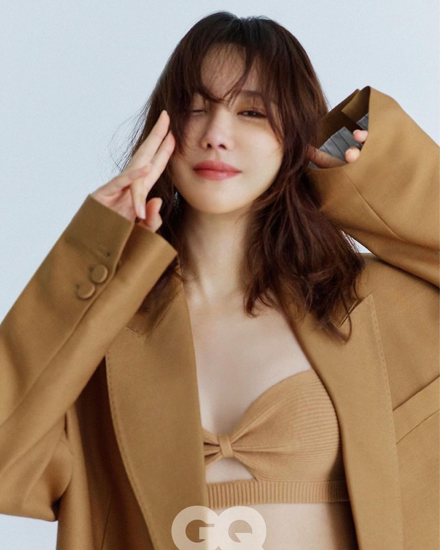 Lee Ji Ah tuổi 46 vẫn xinh đẹp quyến rũ thế này bảo sao Jung Woo Sung chia tay hơn 10 năm vẫn không quên- Ảnh 2. Lee Ji Ah tuổi 46 vẫn xinh đẹp quyến rũ thế này bảo sao Jung Woo Sung chia tay hơn 10 năm vẫn không quên- Ảnh 2.