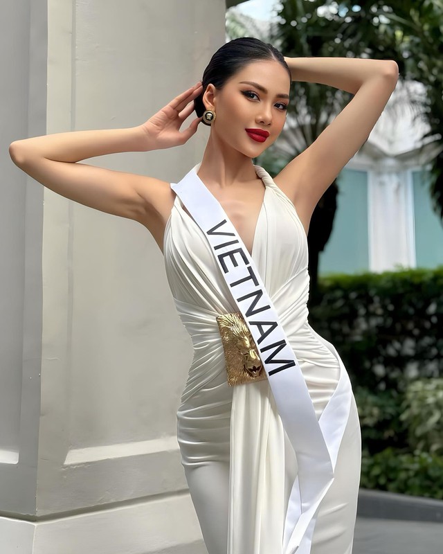 1 Á hậu Vbiz đã căng: “Thi quốc tế mà như Bùi Quỳnh Hoa thì thôi xin đừng!”- Ảnh 4. 1 Á hậu Vbiz đã căng: “Thi quốc tế mà như Bùi Quỳnh Hoa thì thôi xin đừng!”- Ảnh 4.