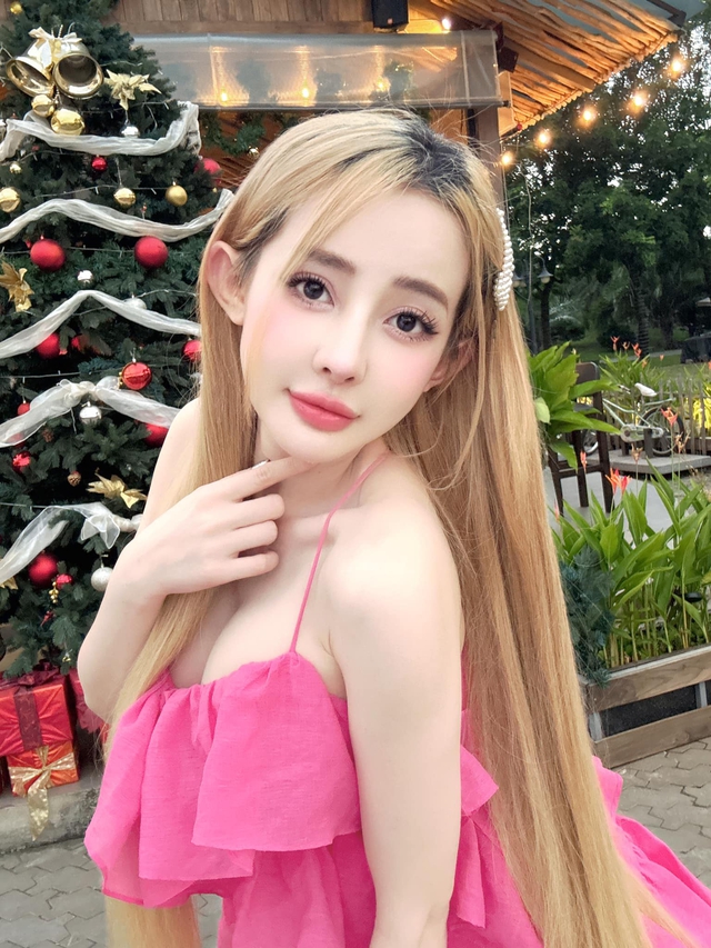 Bức ảnh hậu thẩm mỹ Ngân 98 tự thừa nhận là người "nhiều bộ mặt nhất Việt Nam"- Ảnh 1.