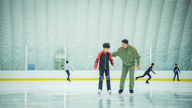 Phim thất bại ê chề vì chỉ bán được 3 vé, dở đến mức bị chê "rẻ tiền nhất 2024"- Ảnh 2. Phim thất bại ê chề vì chỉ bán được 3 vé, dở đến mức bị chê "rẻ tiền nhất 2024"- Ảnh 2.