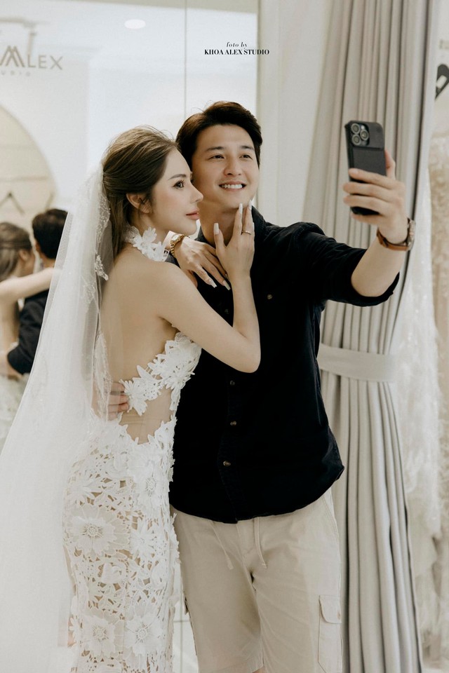 Phản ứng lạ của Huỳnh Anh và bạn gái hơn 6 tuổi giữa tin đồn chia tay sau 4 năm yêu- Ảnh 9.