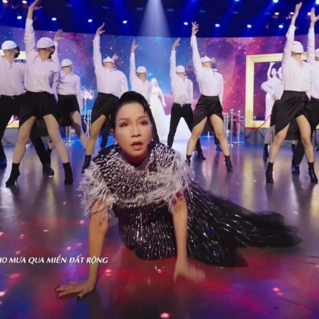 Tìm ra Chị Đẹp cứ quên "bài vở" là ngũ quan “bay tán loạn”, dùng cả thủ ngữ để nhờ đồng đội trợ giúp- Ảnh 5.