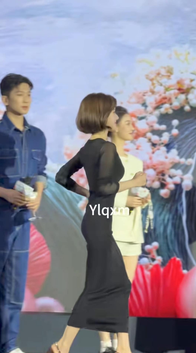 Những tấm ảnh tiết lộ tình trạng Triệu Lộ Tư trước khi đột quỵ viral trở lại khiến mọi người giật mình- Ảnh 4.