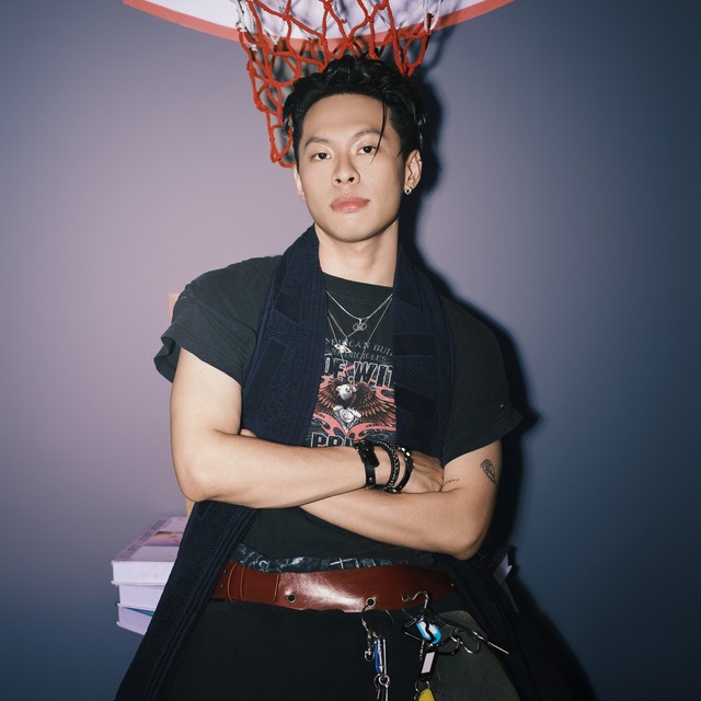 Không có một sự ưu ái nào trong MV debut của nhóm nhạc "đỉnh lưu" hot nhất hiện tại- Ảnh 6.