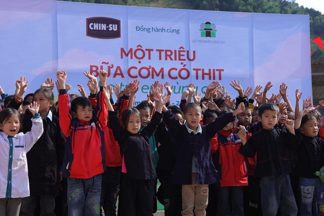 CHIN-SU "Một triệu bữa cơm có thịt" năm thứ 2: Tiếp sức trò nghèo vùng cao đến trường- Ảnh 1. CHIN-SU "Một triệu bữa cơm có thịt" năm thứ 2: Tiếp sức trò nghèo vùng cao đến trường- Ảnh 1.