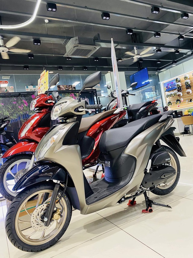 Giá Honda Vision 2025 rẻ dưới mức đề xuất, còn kèm thêm quà tặng đặc biệt thu hút nhiều chị em- Ảnh 3. Giá Honda Vision 2025 rẻ dưới mức đề xuất, còn kèm thêm quà tặng đặc biệt thu hút nhiều chị em- Ảnh 3.