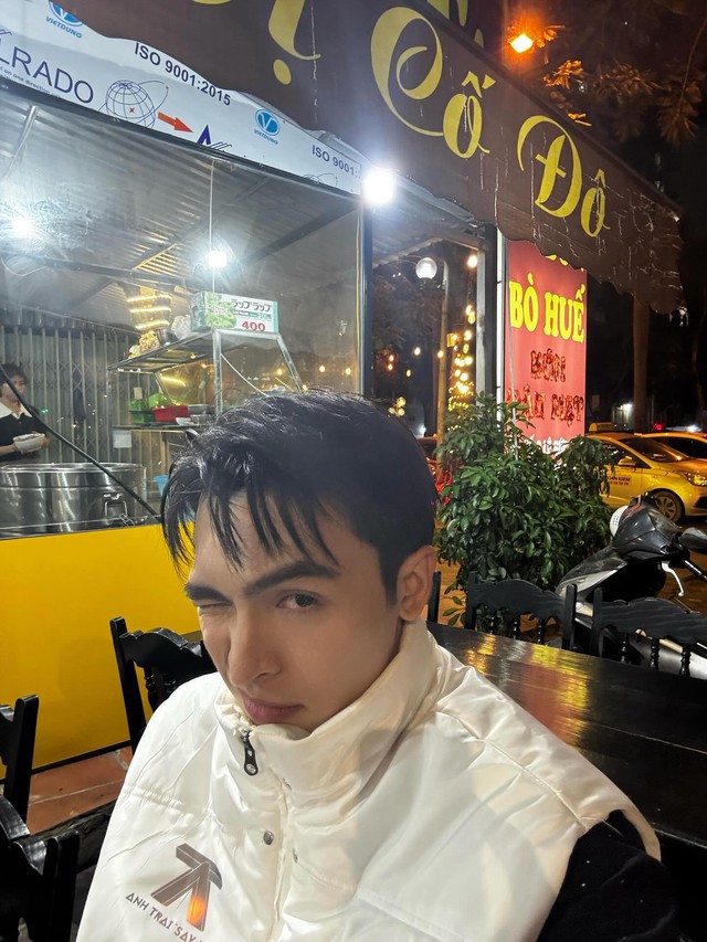 Một Anh Trai là "chill guy" đúng nghĩa khi "tẩu thoát" ra khỏi SVĐ Mỹ Đình giữa lúc concert Say Hi đang diễn ra- Ảnh 3.