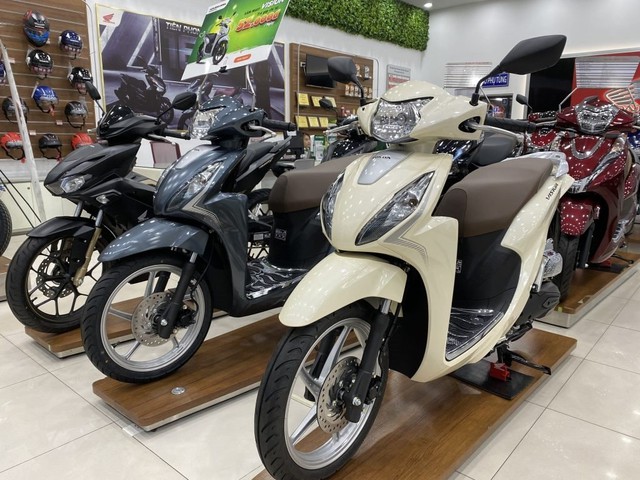 Giá Honda Vision 2025 rẻ dưới mức đề xuất, còn kèm thêm quà tặng đặc biệt thu hút nhiều chị em- Ảnh 2. Giá Honda Vision 2025 rẻ dưới mức đề xuất, còn kèm thêm quà tặng đặc biệt thu hút nhiều chị em- Ảnh 2.