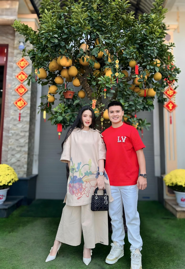Tết của hội WAGs Việt: Hải My lúc áo dài, khi áo phao, Chu Thanh Huyền diện đồ 20 triệu mà "vẫn thấy tức"- Ảnh 5.