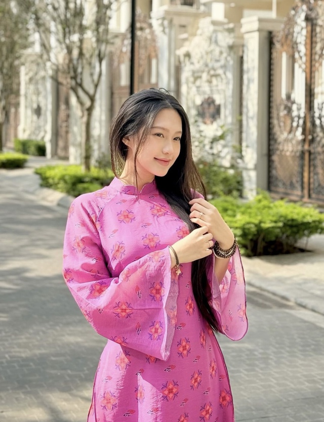 Tết của hội WAGs Việt: Hải My lúc áo dài, khi áo phao, Chu Thanh Huyền diện đồ 20 triệu mà "vẫn thấy tức"- Ảnh 1.