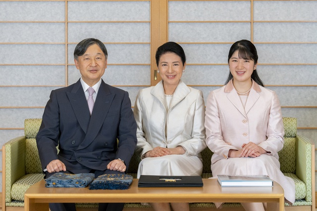 Điểm mặt 4 cặp đôi hoàng gia đẹp nhất thế giới nhân ngày Valentine: Chuyện tình nào cũng như "chép" ra từ truyện cổ tích- Ảnh 7. Điểm mặt 4 cặp đôi hoàng gia đẹp nhất thế giới nhân ngày Valentine: Chuyện tình nào cũng như "chép" ra từ truyện cổ tích- Ảnh 7.