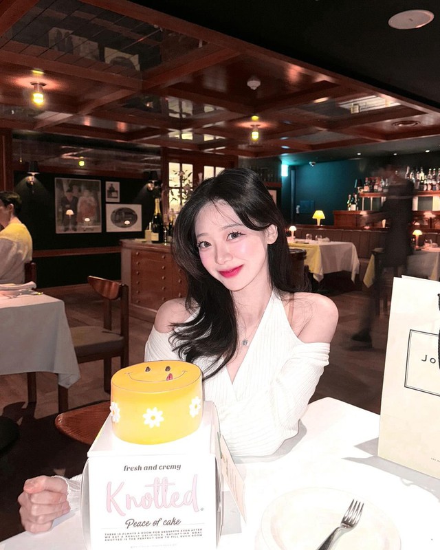 Nổi đình đám vì tỏa sáng hơn cả idol K-pop, nữ hoạt náo viên "xinh đẹp nhất Hàn Quốc" bây giờ ra sao?- Ảnh 9.