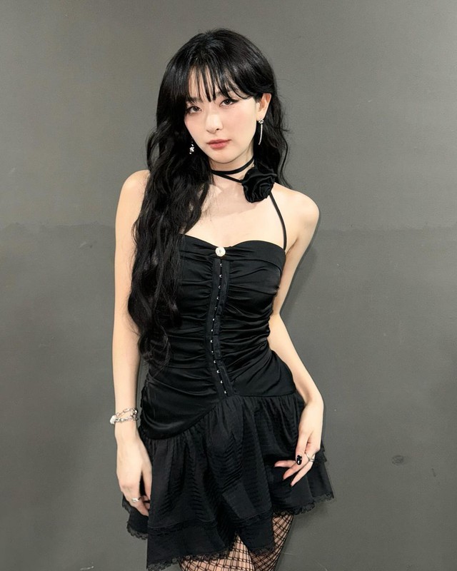 Seulgi (Red Velvet) tiết lộ không gian sống riêng tư: "Flex" chiếc sofa 250 triệu, bàn ăn 350 triệu... cùng loạt nội thất "khủng" khác- Ảnh 1. Seulgi (Red Velvet) tiết lộ không gian sống riêng tư: "Flex" chiếc sofa 250 triệu, bàn ăn 350 triệu... cùng loạt nội thất "khủng" khác- Ảnh 1.