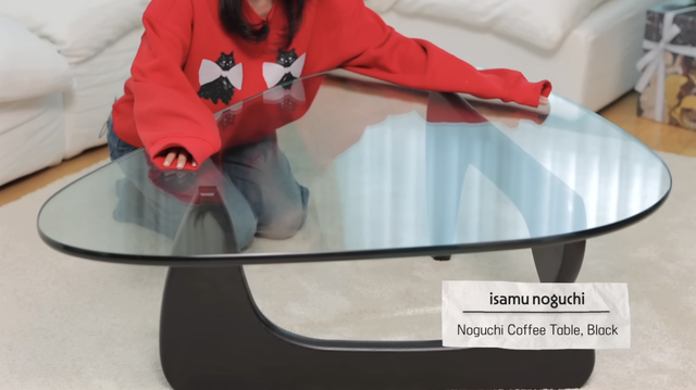 Seulgi (Red Velvet) tiết lộ không gian sống riêng tư: "Flex" chiếc sofa 250 triệu, bàn ăn 350 triệu... cùng loạt nội thất "khủng" khác- Ảnh 6. Seulgi (Red Velvet) tiết lộ không gian sống riêng tư: "Flex" chiếc sofa 250 triệu, bàn ăn 350 triệu... cùng loạt nội thất "khủng" khác- Ảnh 6.