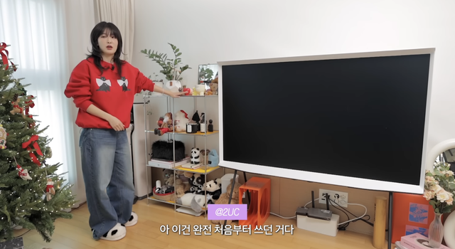 Seulgi (Red Velvet) tiết lộ không gian sống riêng tư: "Flex" chiếc sofa 250 triệu, bàn ăn 350 triệu... cùng loạt nội thất "khủng" khác- Ảnh 3. Seulgi (Red Velvet) tiết lộ không gian sống riêng tư: "Flex" chiếc sofa 250 triệu, bàn ăn 350 triệu... cùng loạt nội thất "khủng" khác- Ảnh 3.