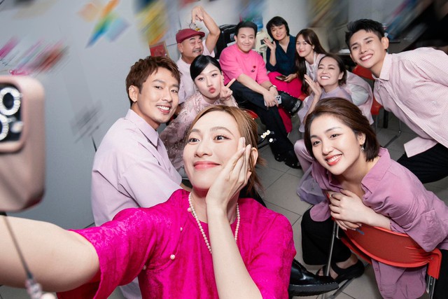 Hé lộ lý do Tiểu Vy “mất tích” trong những ngày đầu cinetour, nói gì khi được Trấn Thành mời đóng phim Mai? - Ảnh 1.