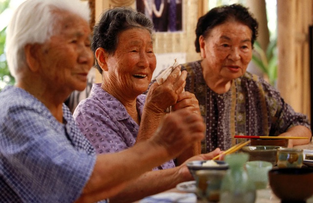 Loại lá bán đầy chợ Việt được người Nhật chuộng, có trong chế độ ăn giúp sống lâu 100 tuổi: Bổ máu, tiêu hóa khỏe- Ảnh 1.