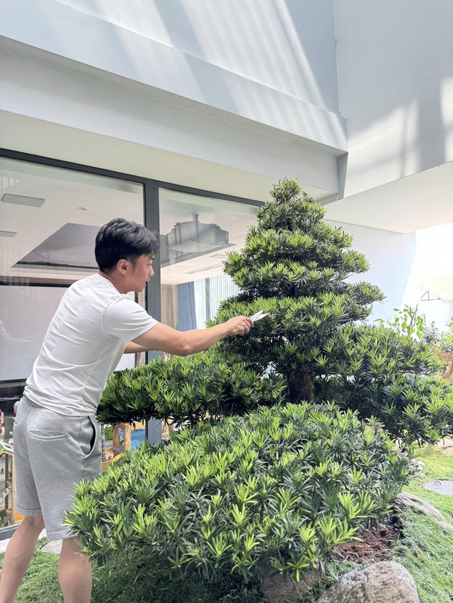 Siêu biệt thự của Cường Đô La ngày 30 Tết: Gia chủ tự tay ''thắp sáng'' bằng đèn lồng, rực rỡ nhất nhì quận 7- Ảnh 11. Siêu biệt thự của Cường Đô La ngày 30 Tết: Gia chủ tự tay ''thắp sáng'' bằng đèn lồng, rực rỡ nhất nhì quận 7- Ảnh 11.
