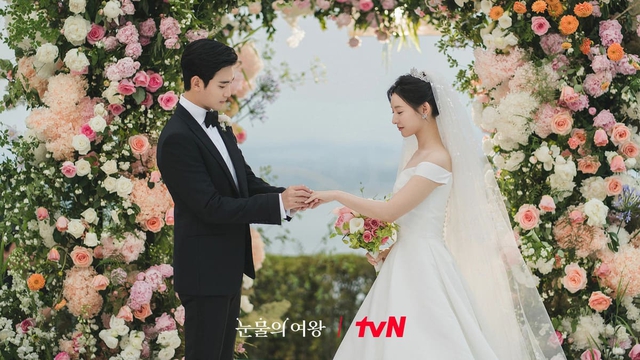 Queen of Tears lấy cảm hứng từ hôn nhân của công chúa Samsung, Kim Ji Won kết thúc bi kịch hơn cả ngoài đời?- Ảnh 2.