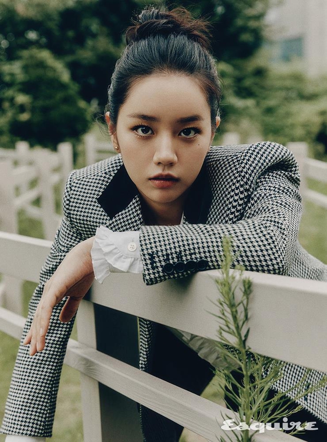 Hyeri - "nữ phụ" trong drama tình ái của Han So Hee: Nghi vấn dao kéo, debut với nhóm nhạc nhiều tranh cãi phản cảm- Ảnh 4.