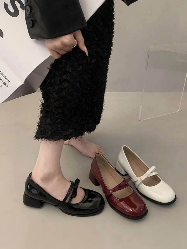4 mẫu giày "on-trend" mùa Xuân Hè năm nay: Sắm đủ thì nàng không bao giờ thất bại trong việc diện đẹp- Ảnh 17.