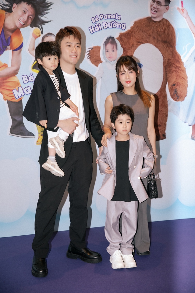 Idol nhí "Pam iu ơi" e thẹn né ống kính, Trương Mỹ Nhân khoe visual rạng rỡ hậu sinh nở giữa sự kiện- Ảnh 9. Idol nhí "Pam iu ơi" e thẹn né ống kính, Trương Mỹ Nhân khoe visual rạng rỡ hậu sinh nở giữa sự kiện- Ảnh 9.
