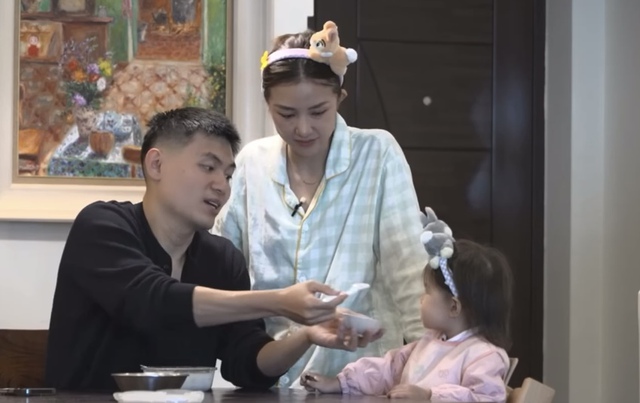Idol nhí “Pam Iu Ơi” suýt trớ trong lần đầu lên sóng truyền hình, lí do tại ba Long Hạt Nhài?- Ảnh 5.