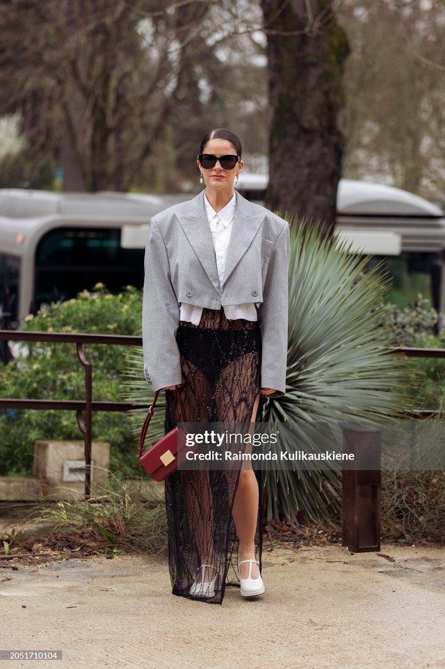 Hết mình vì Fashion Week: Call Me Duy sốt 38 độ vẫn mặc chiến, đọ style với fashion icon quốc tế ở show Issey Miyake- Ảnh 10.