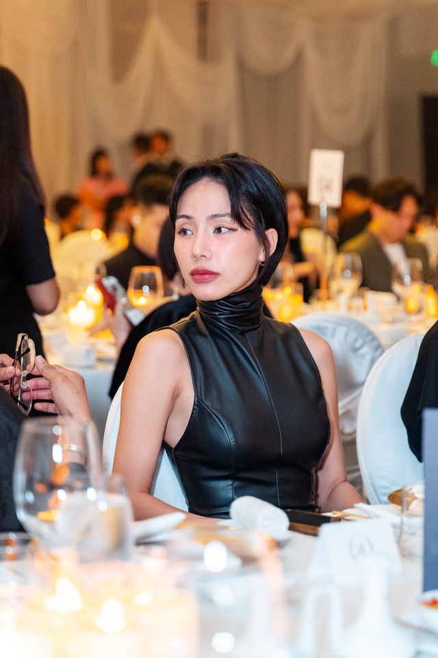 Đám cưới siêu mẫu Tuyết Lan: Lương Thuỳ Linh - Minh Tú đổ bộ, hé lộ không gian lễ đường đặc biệt - Ảnh 10.