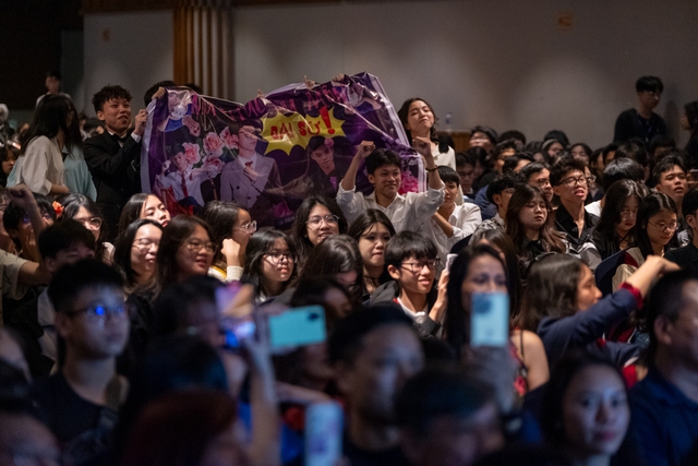 Cặp nam thanh nữ tú vừa lên ngôi Tân Đại sứ của Chuyên Sư phạm: Tài - sắc đều xứng đáng!- Ảnh 14. Cặp nam thanh nữ tú vừa lên ngôi Tân Đại sứ của Chuyên Sư phạm: Tài - sắc đều xứng đáng!- Ảnh 14.