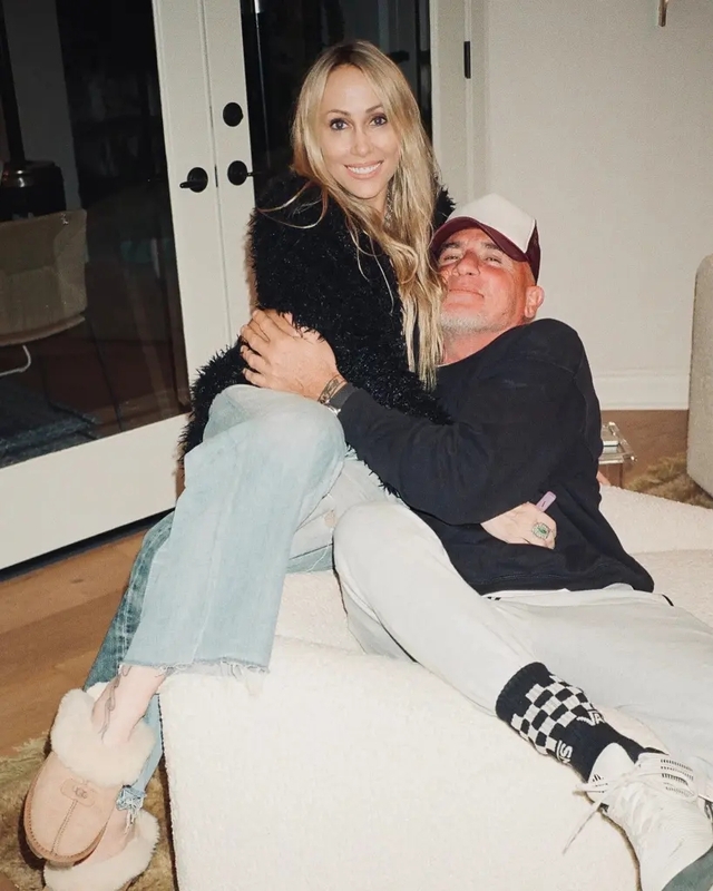 Mẹ Miley Cyrus bất ngờ thừa nhận hôn nhân trục trặc sau drama "cướp" bạn trai của con gái út- Ảnh 1.