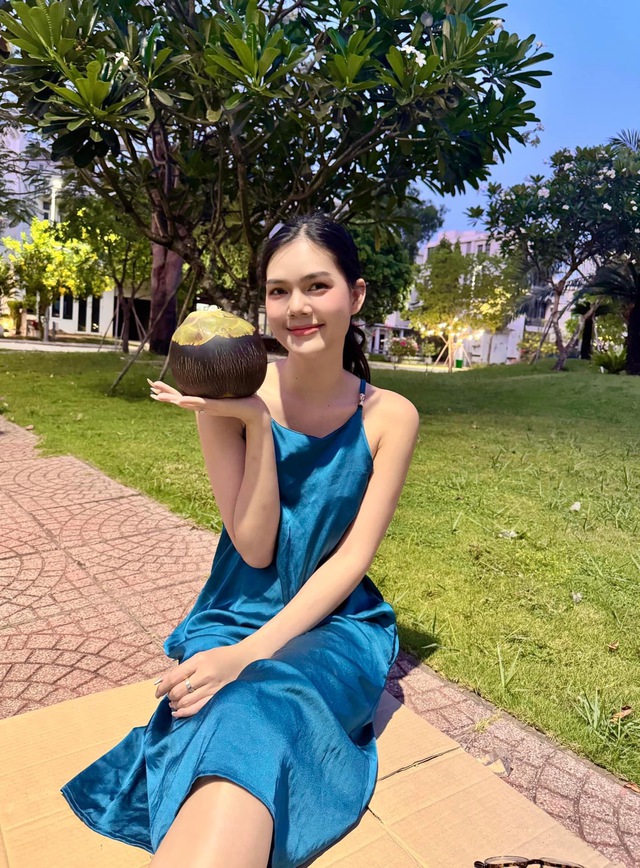 Ngọc Trinh đi du lịch cùng bạn trai ở Đà Lạt, công khai khoảnh khắc "khoá môi" ngọt ngào- Ảnh 9. Ngọc Trinh đi du lịch cùng bạn trai ở Đà Lạt, công khai khoảnh khắc "khoá môi" ngọt ngào- Ảnh 9.