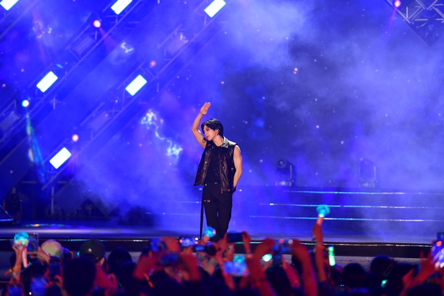 Taemin (SHINee) trở lại Việt Nam chiêu đãi fan loạt hit, một nhân vật quyền lực nhà SM bất ngờ đến ủng hộ!- Ảnh 1.