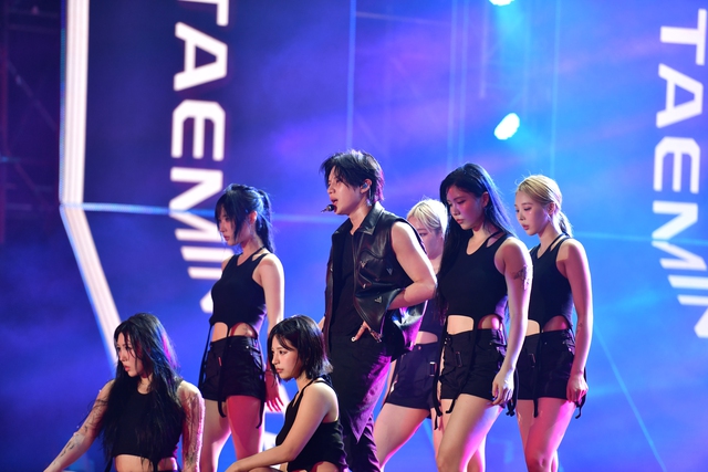 Taemin (SHINee) trở lại Việt Nam chiêu đãi fan loạt hit, một nhân vật quyền lực nhà SM bất ngờ đến ủng hộ!- Ảnh 3.