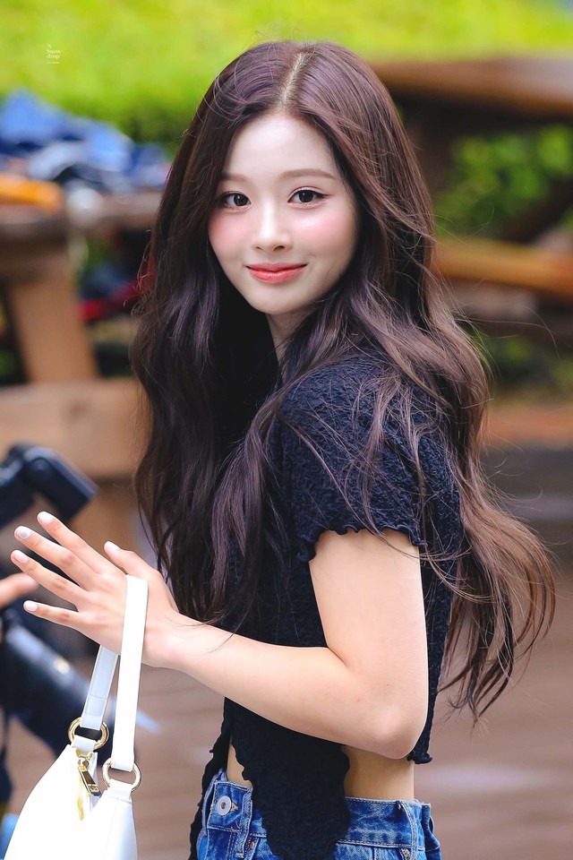 Nhan sắc búp bê sống của tân binh nữ HYBE gây sốt, sẽ làm nên chuyện hay "flop" như "đệ nhất visual gen 4"?- Ảnh 3. Nhan sắc búp bê sống của tân binh nữ HYBE gây sốt, sẽ làm nên chuyện hay "flop" như "đệ nhất visual gen 4"?- Ảnh 3.