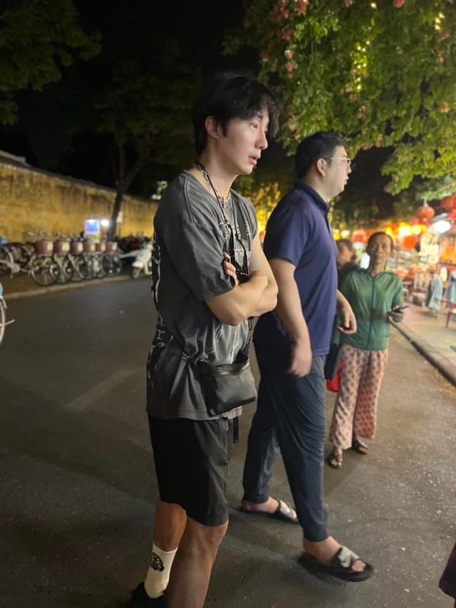 Tiểu Vy gây bão mạng xã hội với khoảnh khắc tình cờ gặp mặt Jung Il Woo, phản ứng của nam tài tử ra sao?- Ảnh 3. Tiểu Vy gây bão mạng xã hội với khoảnh khắc tình cờ gặp mặt Jung Il Woo, phản ứng của nam tài tử ra sao?- Ảnh 3.