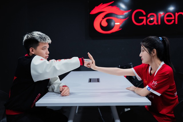 Huỳnh Nhi - bóng hồng game thủ chính thức debut Đấu Trường Danh Vọng, lập tức gây bão bằng visual cực đỉnh  - Ảnh 4.