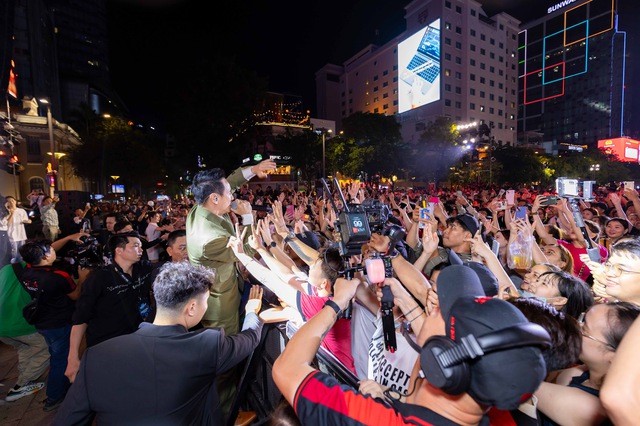"Nam ca sĩ khóc nhiều nhất Việt Nam" tổ chức showcase hoành tráng, chiêu đãi fan loạt hit một thời- Ảnh 3.