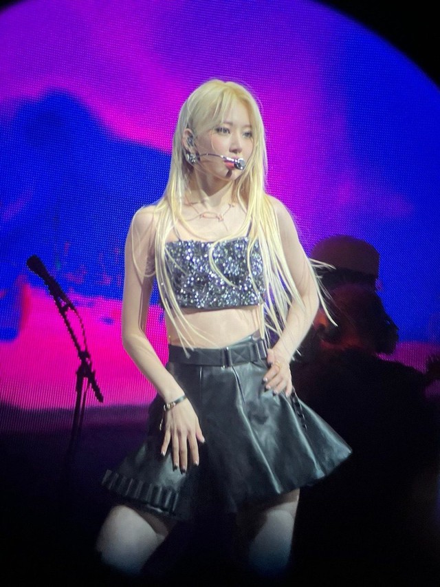 LE SSERAFIM gây thất vọng tại Coachella 2024: Sự tự mãn của HYBE tạo áp lực đè nặng idol thiếu kỹ năng!- Ảnh 5.