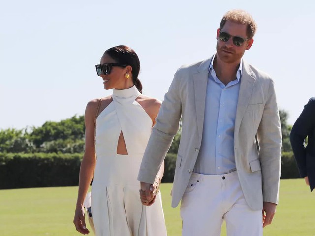 Chuyên gia nhận định: Dù có chút đắng cay, sự xuất hiện mới nhất của vợ chồng Harry - Meghan mang ý nghĩa sâu sắc- Ảnh 1.